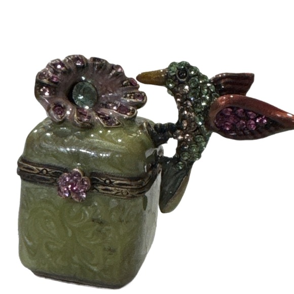 Jay Strongwater embellished hummingbird pill box 
NWT
5039 - Picture 4 of 4